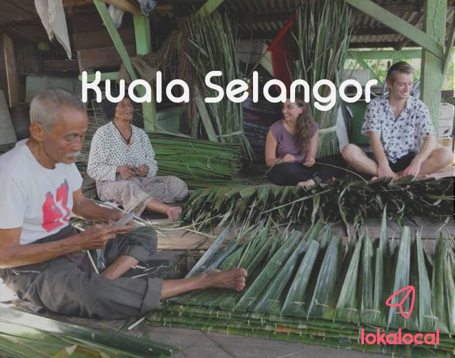 Pakej melawat kampung serta perusahaan membuat atap rumbia.